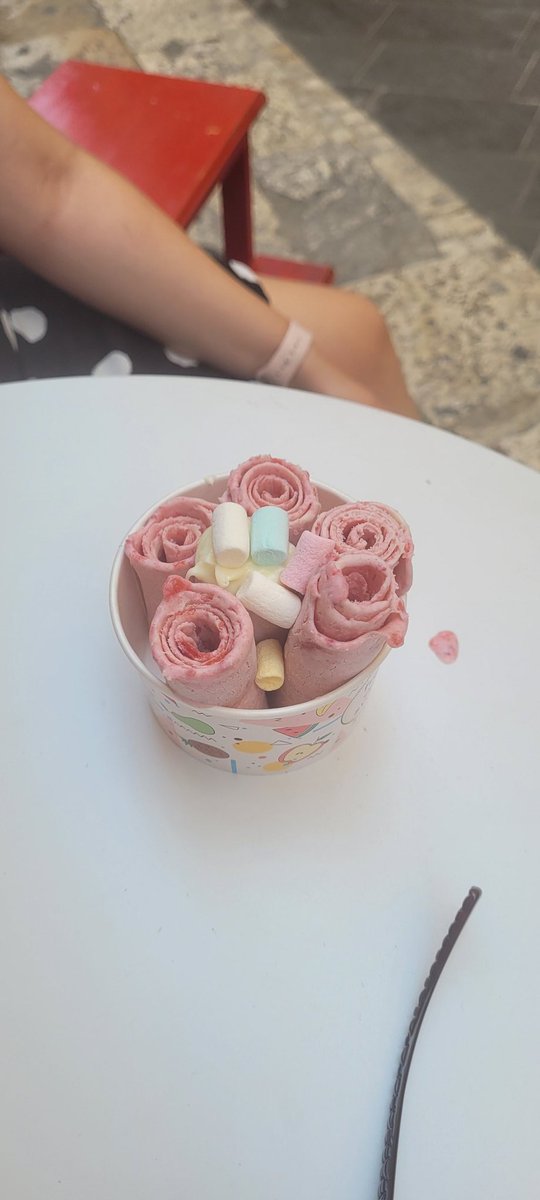 traveltheatre's tweet photo. Ice cream wraps didn't know they were a thing til I was today years old #valleta #icecreamwrap https://t.co/HZOdrgOGwD