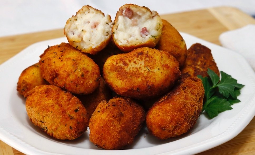 Encuestando's tweet photo. 📊 ¿Qué gusta más a los españoles?

🔃 TORTILLA DE PATATA
♥️ CROQUETAS DE JAMÓN https://t.co/ZecPPTA5QY