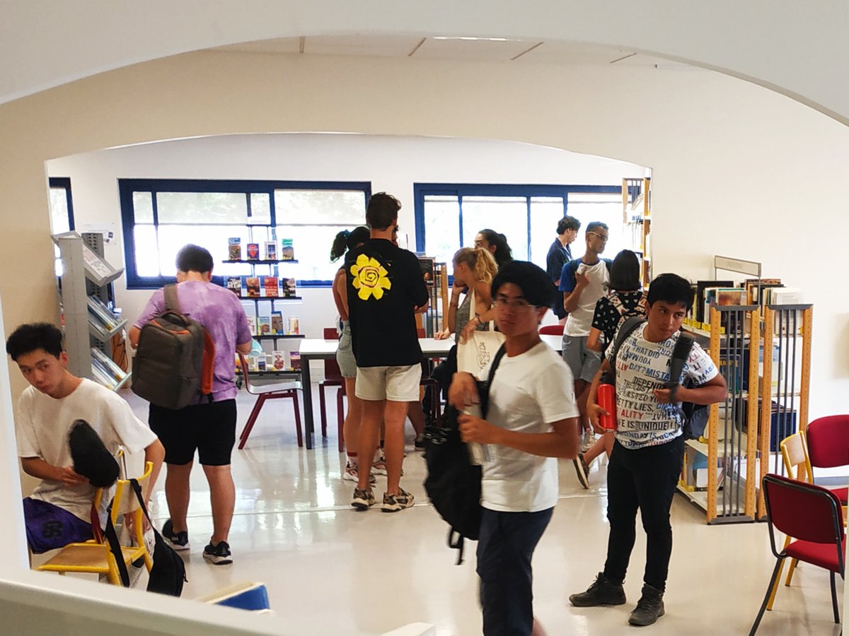 Cet après midi, le centre de documentation accueillait les #étudiants internationaux pour des ateliers #interculturels. Au programme : système éducatif et vie étudiante. 
On leur souhaite une belle rentrée à <a href="/CentraleMars/">Centrale Marseille</a>  👩‍🎓