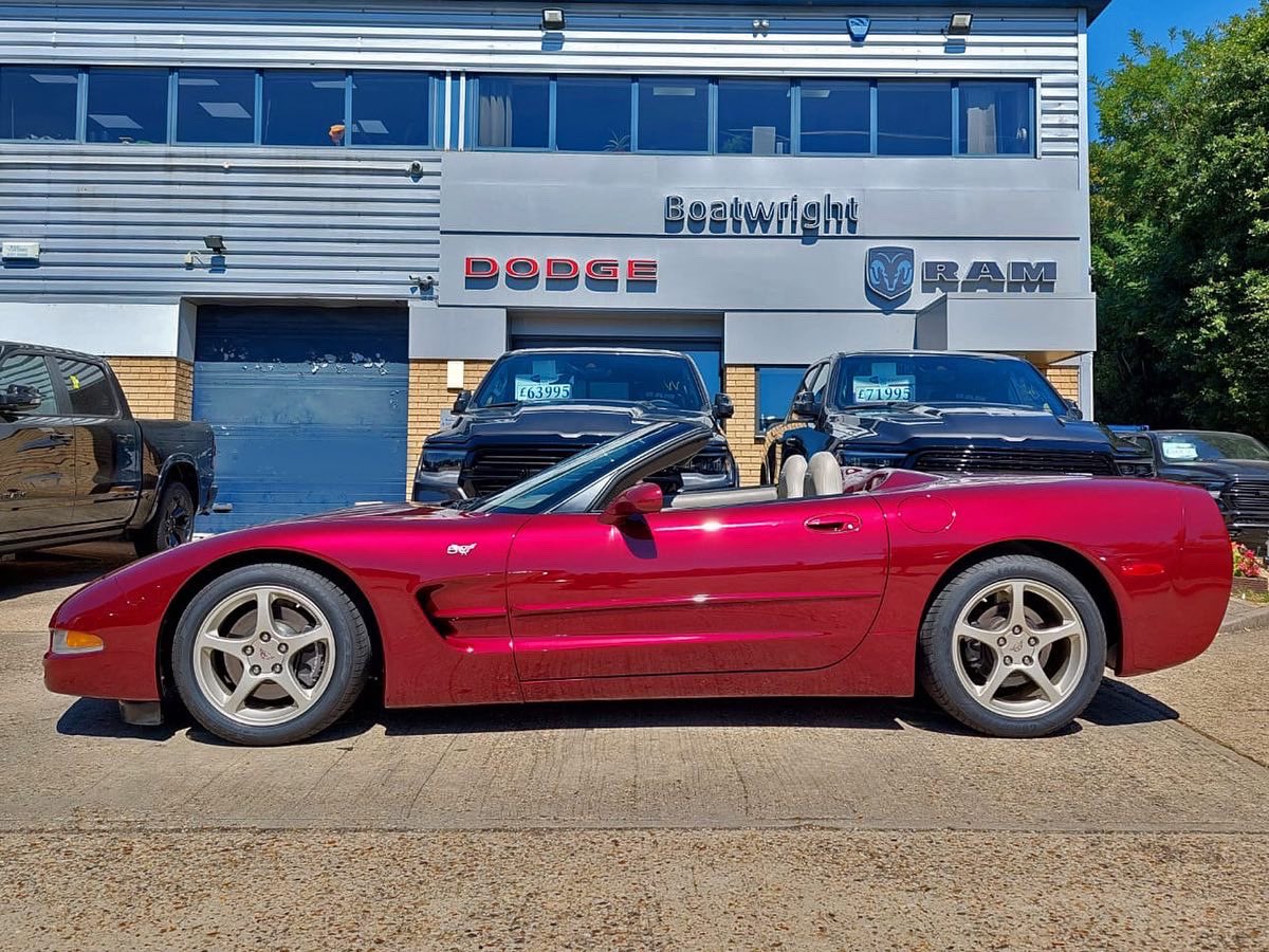 BoatwrightCars's tweet photo. Chevrolet Corvette Convertible 50th Anniversary. 6,000 miles only. £37,995. https://t.co/ujbQupFgw0 #classiccars #corvette #classiccar https://t.co/Wq38jJpNyX
