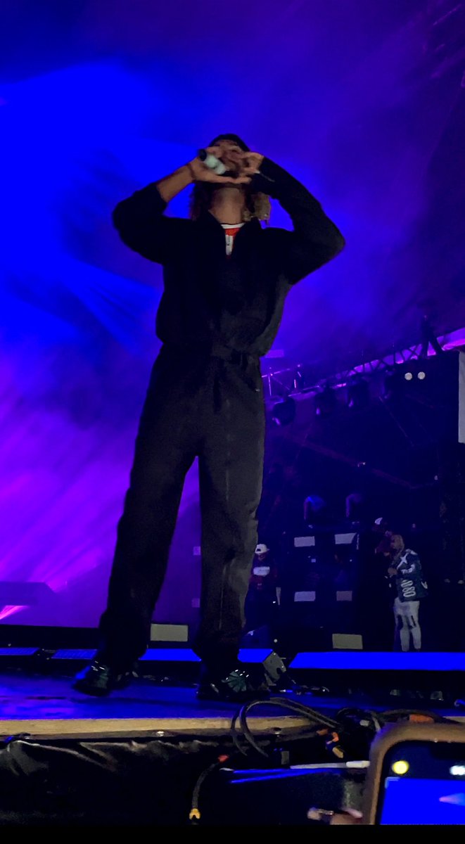 palomalchy's tweet photo. Sachez que c’est mon meilleur model 😮💨
#pnl #PNLTOUR2022 #PNLLive2022 #ROIART22 https://t.co/E8k05xObuY