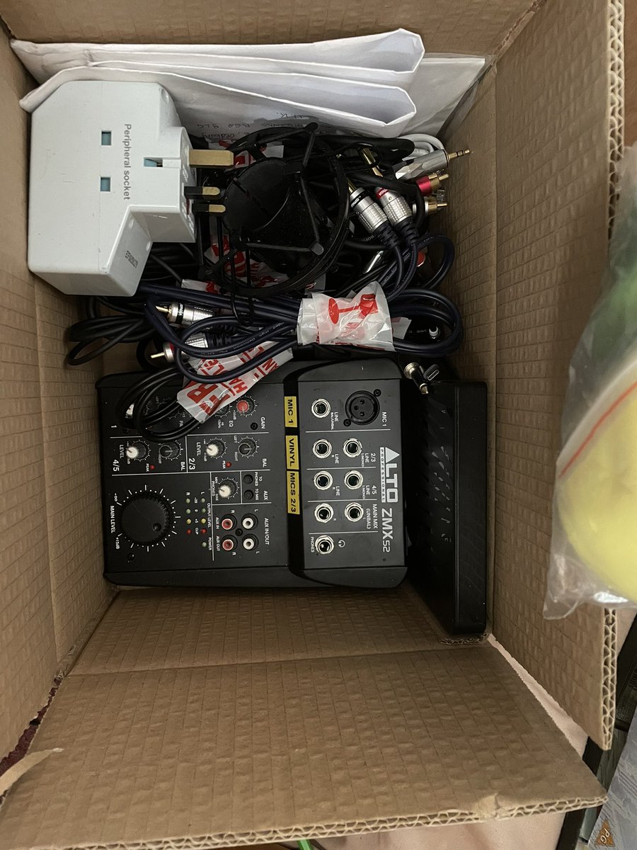 382radio's tweet photo. Packing away the Studio whilst listening to @RadioTfsc https://t.co/Sy5MJ4pFr5