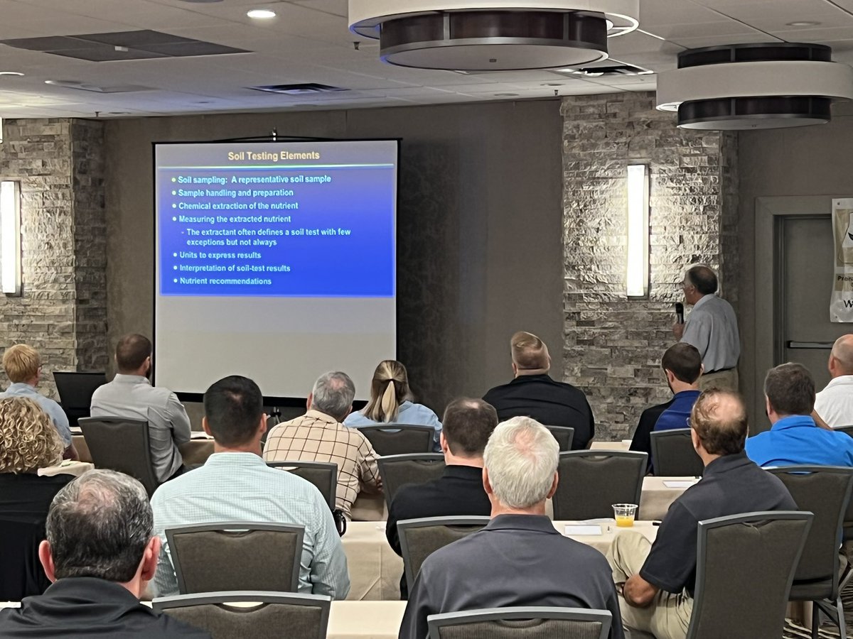 AgLabTesting's tweet image. Great talk by Dr. Antonio Mallarino on soil testing! @isuagronomy #agtesting