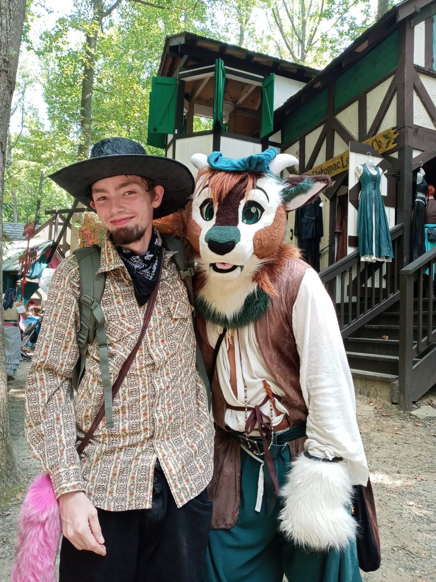 Can anyone help me identity this adorable fursuiter i saw at the MD renaissance fair yesterday id really like to tag them properly they were so kind and friendly