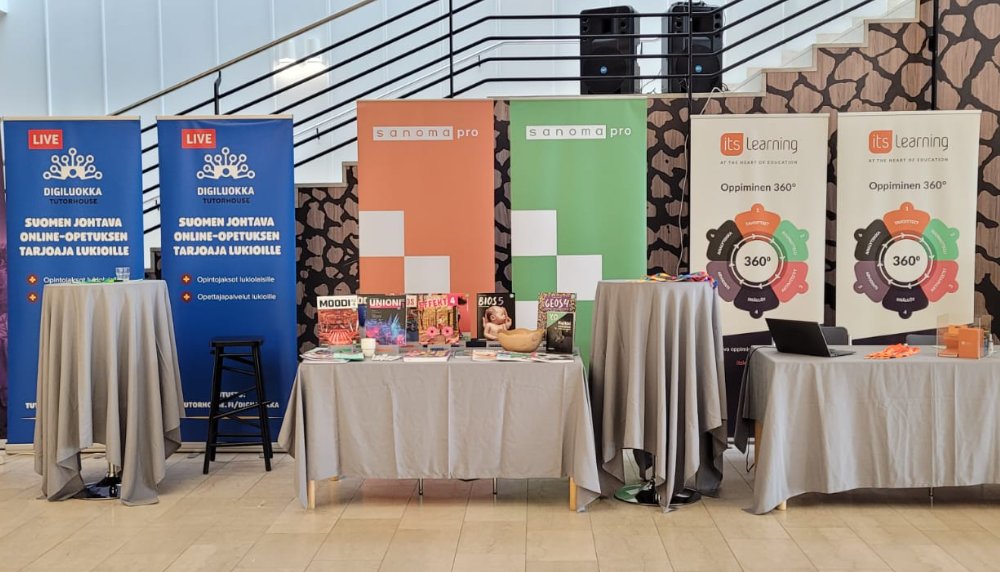 itslearningFI's tweet photo. Tänään käynnistyivät XIII Valtakunnaliset lukiopäivät 29.-30.8. Mukana @TutorHouseOy, @SanomaPro sekä @itslearningFI - tapaamisiin näyttelyssä - katso lisää👉: https://t.co/h14VmNpP2u 
#lukio #lops #opetushallitus #lukiopäivät2022 #toinenaste #uusilukio #etälukio #opetushallitus https://t.co/IbsISb1M6y