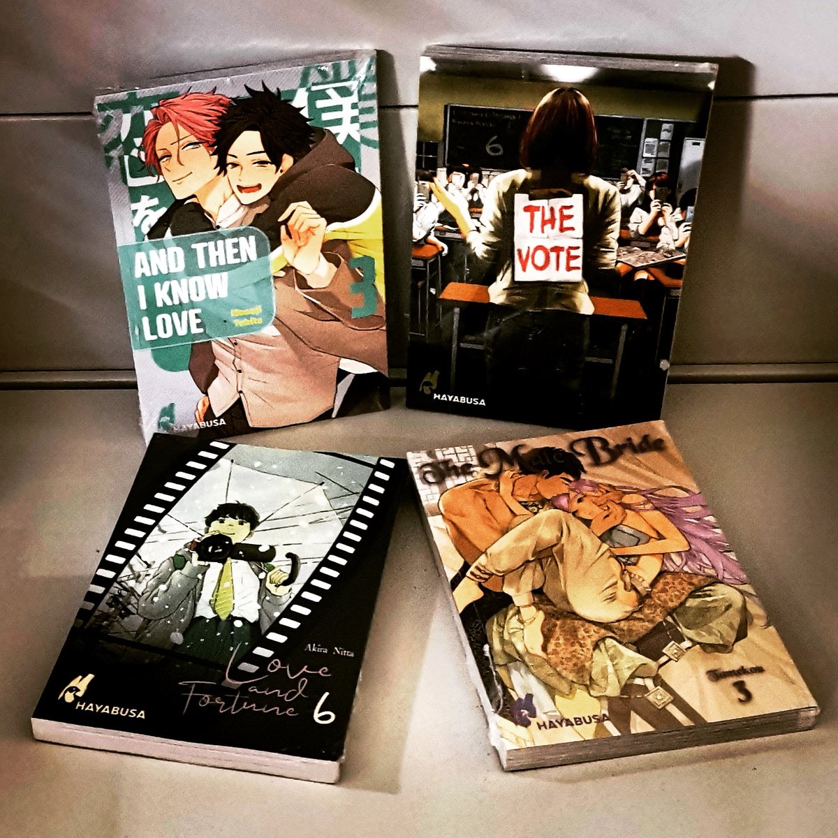 PresseComicShop's tweet photo. Die Manga Neuheiten von @HayabusaTweets sind eingetroffen und bei uns online https://t.co/PMjwbK8O1J , sowie in unseren Geschäften Chemnitz Paul-Bertz-Str. 20 und Zwickau Magazinstr. 13-15 verfügbar. 😃
#manga #zombiehidesex #themalebride #loveandfortune #thevote #pressecomicshop https://t.co/D7Ik63AI25