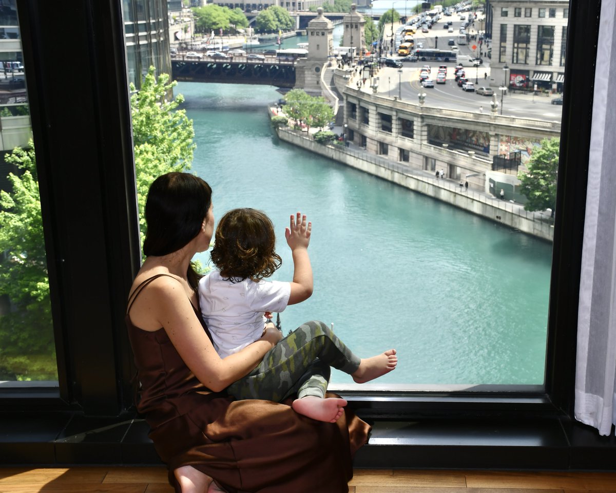 Because life is beautiful cherish every moment with those you love. #LovingLangham #CelebrateTheEveryday #MondayMotivation

📷 @susie290783