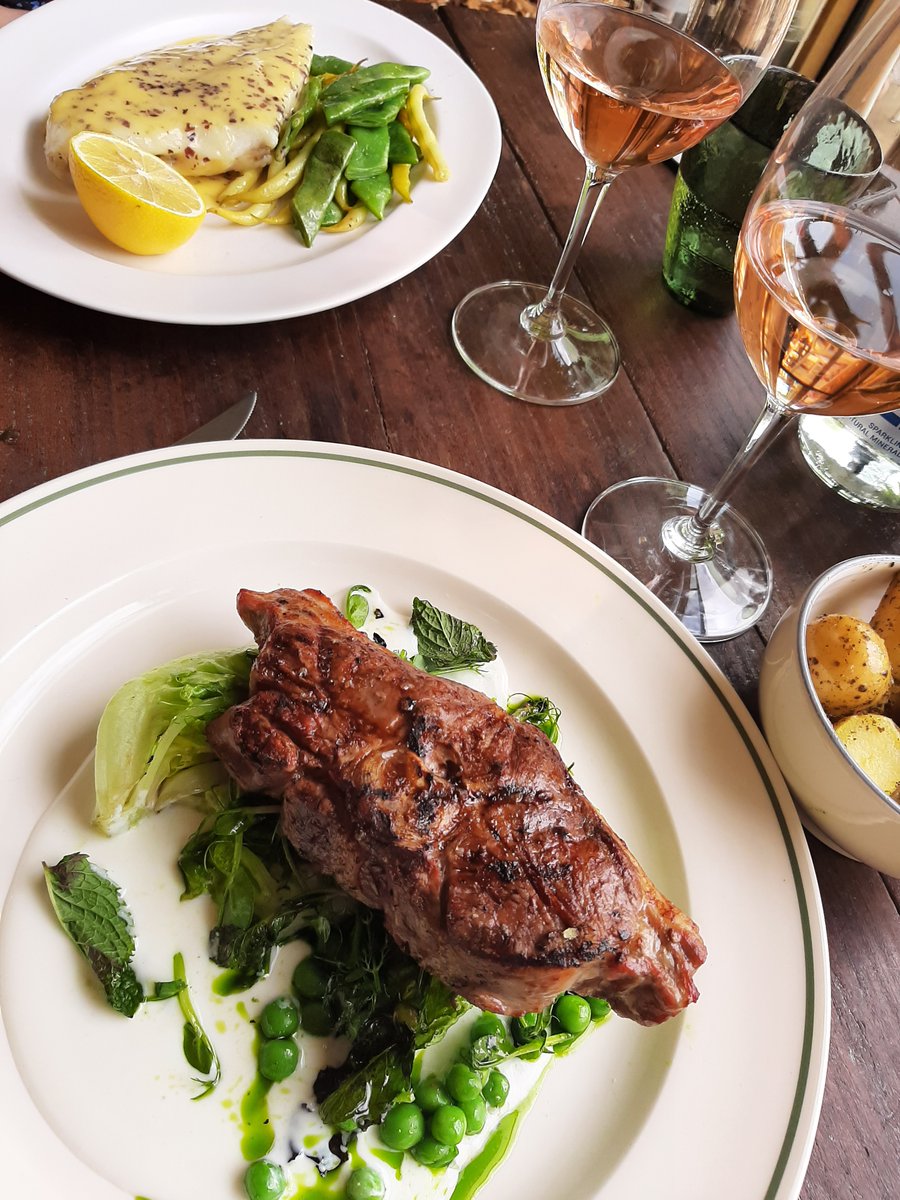 MichelinGuideUK's tweet photo. First look at the chic, immaculately refurbished The Fox at Oddington by @daylesfordfarm
#Cotswolds
https://t.co/4tZMXY8Gcw https://t.co/mGSlDND6l0