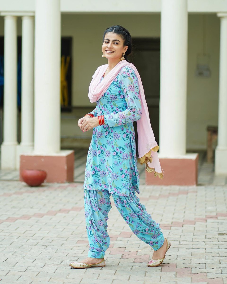 themahisharma's tweet photo. #mahisharma https://t.co/WQCkkDEXKn