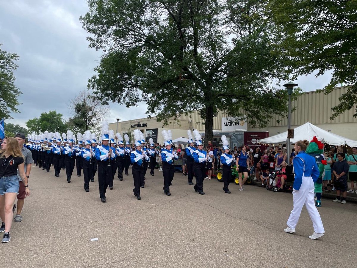 WasecaBands's tweet photo. We had SO much fun yesterday performing at The Great Minnesota Get-Together! Thank you to all who came out to support and congrats to all of the other performing ensembles who played for this incredibly energetic crowd! 💙💛 #pridedisciplineunity #mnstatefair  #paintsuccess https://t.co/MkgBEcmffE