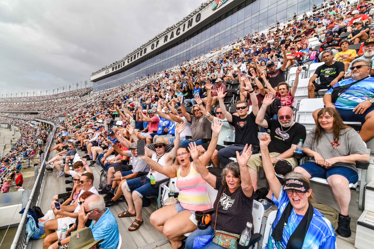 DAYTONA's tweet image. To the best fans in sports: Thank you for another incredible race weekend 👏 

#CokeZeroSugar400 | #Wawa250