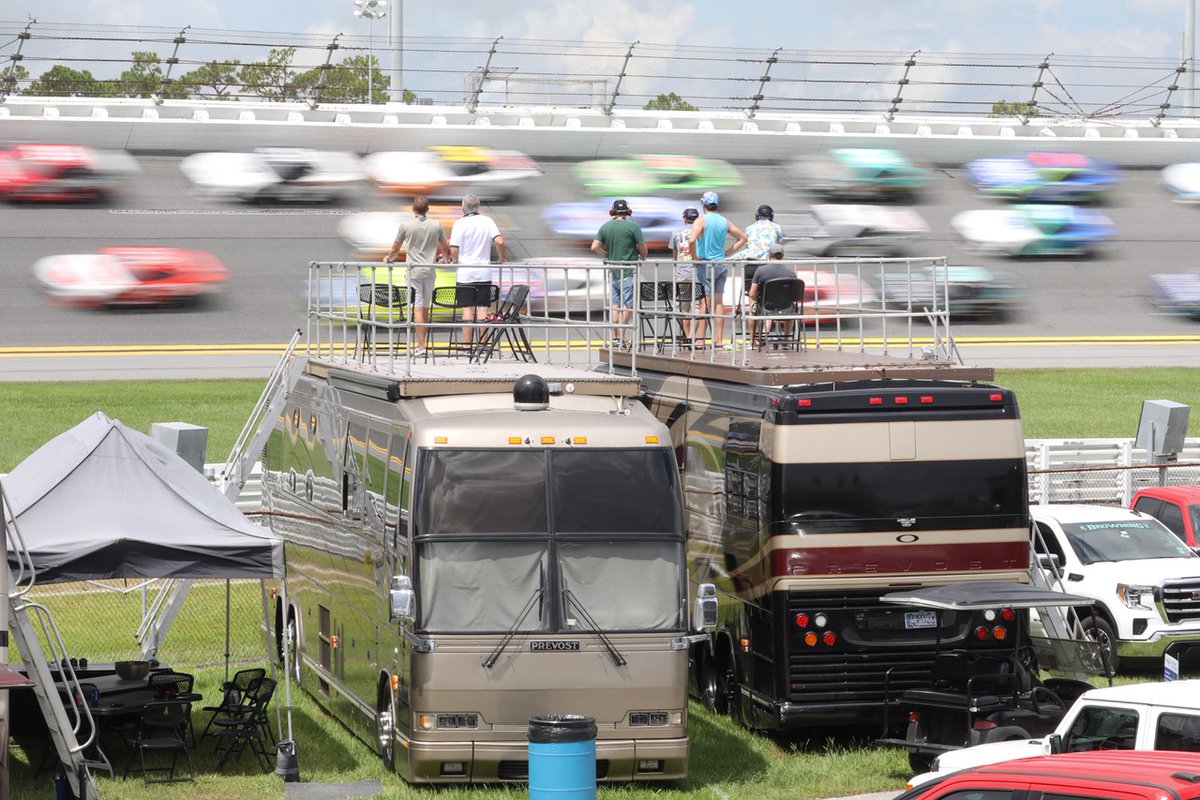 DAYTONA's tweet image. To the best fans in sports: Thank you for another incredible race weekend 👏 

#CokeZeroSugar400 | #Wawa250