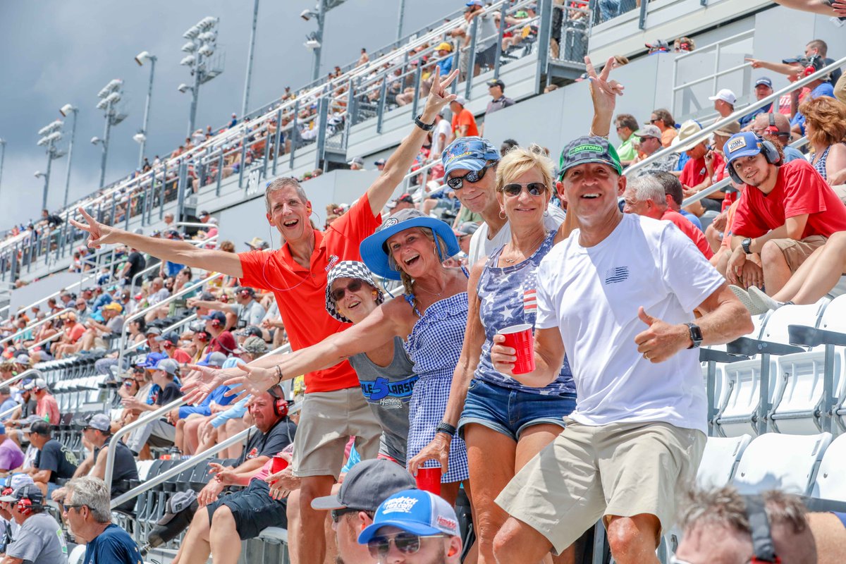 DAYTONA's tweet image. To the best fans in sports: Thank you for another incredible race weekend 👏 

#CokeZeroSugar400 | #Wawa250