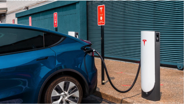 BrettMClanton's tweet photo. Another example of bp’s partnerships making EVs more accessible to communities throughout the world. https://t.co/4o3y8Q4nAF https://t.co/SccOSDvsa8