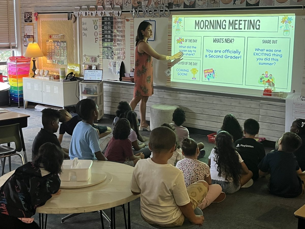 basdjacksilva's tweet photo. Ms. Schmoyer and her Grade 2 students are off to a PAWsome start at @BASDFtHill! #BuildingBethlehem #BASDproud  @BethlehemAreaSD https://t.co/RFaPPFqGRw
