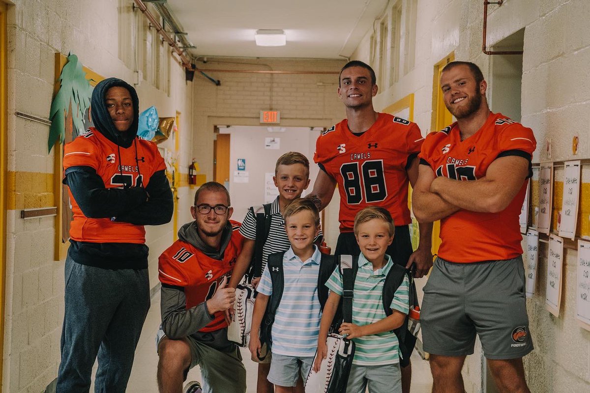 We love our fans (especially our youngest Camels) so much that we decided to surprise them on their first day of school😌

#RollHumps🐪🏈