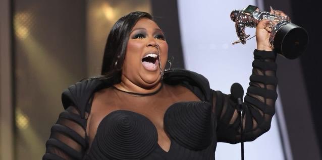 Lyss Stern tweet media