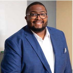 MKElifestyle's tweet photo. $mart $et - The all-volunteer program SecureFutures reaches out to high schoolers to help them understand financial literacy.
>>> https://t.co/GFUaieJLku
#SecureFutures #financialliteracy #volunteer #milwaukee
📸 Laura Dierbeck https://t.co/DYXqISeLpq
