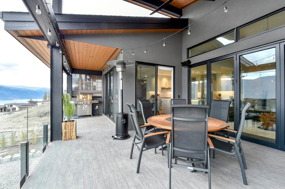 Truly a magnificent home with no detail overlooked, this is evident by first walking into the entrance as the lake draws you out through the large nano doors to an outside covered oasis of living space.

📷: 9894 Beacon Hill Drive | $2,449,000
More Info: ow.ly/eOkN50JYtPZ