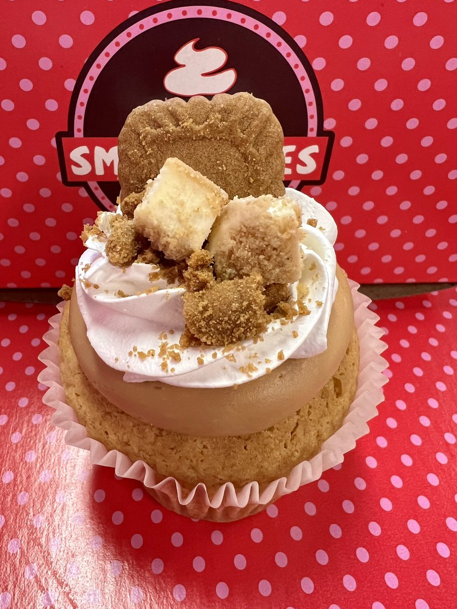SmallCakesNDH's tweet photo. It’s another #MargaritaMonday! Today’s #yummy specials are #Margarita #ApplePie & #BiscoffCookie #Cheesecake #Cupcakes +17 #delicious daily #cupcake flavors! Order pickup at 404.621.9634 or https://t.co/MTIy7NEtp6! Or get delivery thru UberEats GrubHub or DoorDash! https://t.co/Tm3SV8G3Jf
