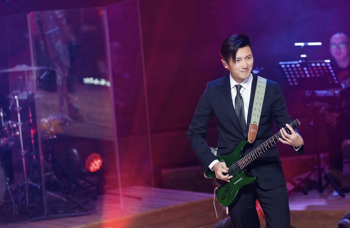 Happy birthday/    Nicholas tse !(    )                                           
