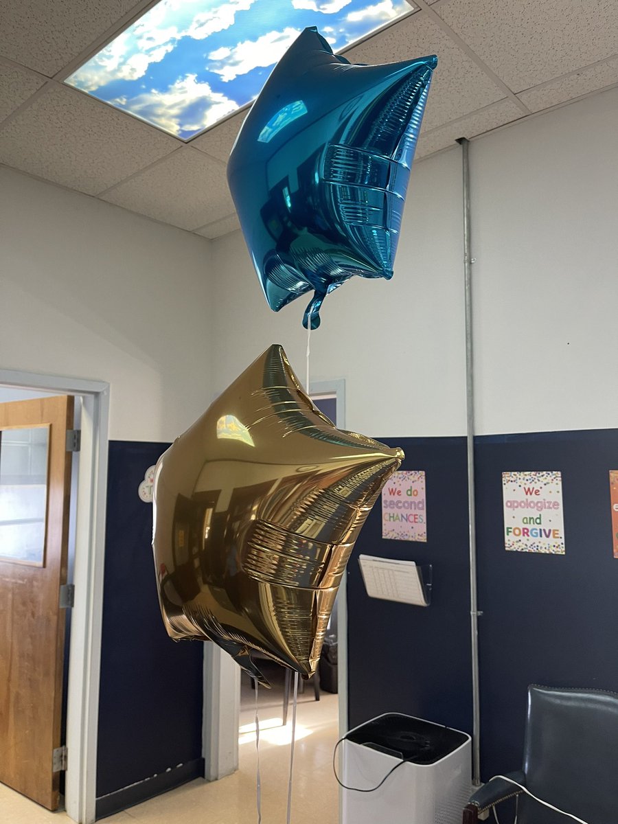 DBishop34's tweet photo. Here’s to the start of an amazing 22-23 school year! Welcome back @SamuelSlaterJr https://t.co/Pp6sTMtbMR