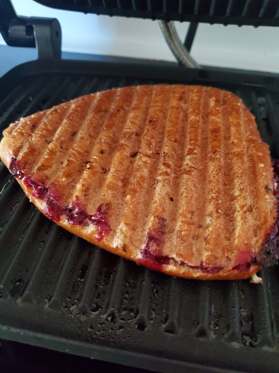 FUDGE841's tweet photo. Little #Patridge #Berry and #Brie on the grill 😋 #Happy #Monday #TwitterFriends https://t.co/8EKhI0uzsR