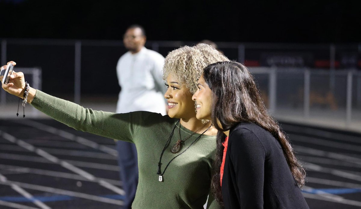 The sun rose, the seniors arrived, Chick-Fil-A was delivered and the drumline rolled! What an AMAZING first day for our seniors and all of our Wolverines!!!! #ccsrise2022 <a href="/CabarrusWest/">West Cabarrus High School Wolverines</a> <a href="/CabCoSchools/">Cabarrus Co. Schools</a> ❤️🖤❤️🖤