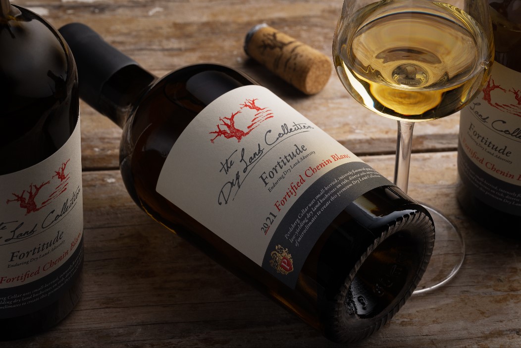 winetourismza's tweet photo. #Perdeberg’s #DryLandCollection Fortitude – Taking The Love For Chenin To New Dimensions | https://t.co/Da3t1koAwE
#PerdebergCellar #DiscoverPerdeberg #DrinkChenin https://t.co/pm1hIWRRBc