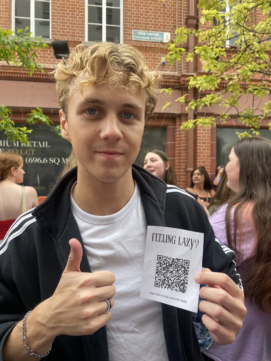 feelslikelaur's tweet image. NEW RULES are #FeelingLazy while in dublin 💤

@babyqueen