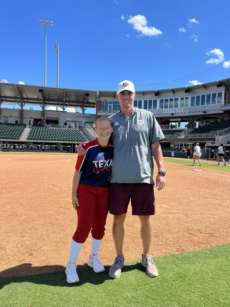 DogsThorndale's tweet image. Our very own Aiyanna Stevenson working hard this off season! Had a great time🏕with the Aggies👍 #ChasingDreams #GigEm @Trisha_Ford @JoeGuth08812179 @RussHeffley @AggieSoftball