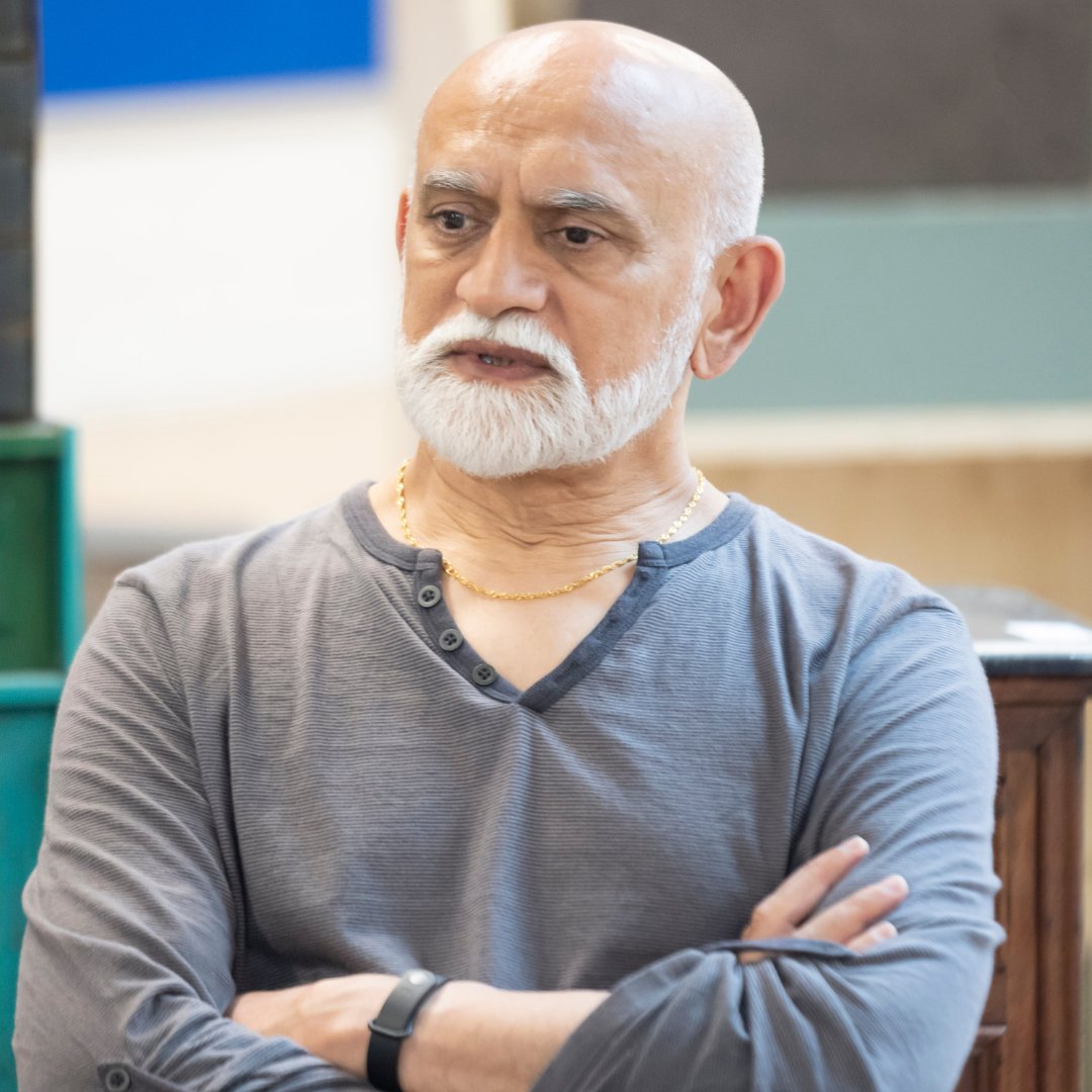 MarigoldShowUk's tweet image. ☀️SPOTLIGHT ON☀️ 

Harmage Singh Kalirai🌺

Harmage is somewhat of a fixture on our screens, appearing in ‘The Bill’, ‘Holby City’, ‘Casualty’ and ‘Silent Witness’ 📺

Did you know? - Harmage played TWO characters in ‘Emmerdale’

In #MarigoldShow Harmage will play Jimmy🌟
