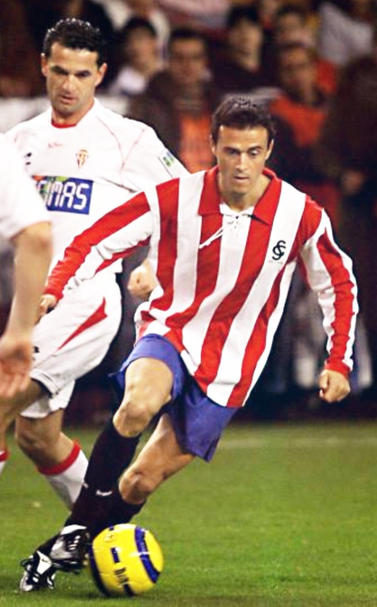 2005, partido del Centenario 🔴⚪

<a href="/LUISENRIQUE21/">LUISENRIQUE</a> y <a href="/SabouMarcel/">marcel sabou</a> en plena acción ⚽️

📷 EFE.