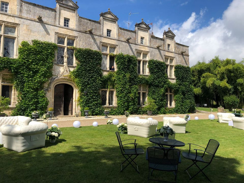 WhereWedding's tweet photo. TOP 5 WEDDING VENUES IN FRANCE! Read more here👉 https://t.co/VKw0MKxp8k
#weddingvenue #weddinginFrance #wedding https://t.co/NkZCFjHfse