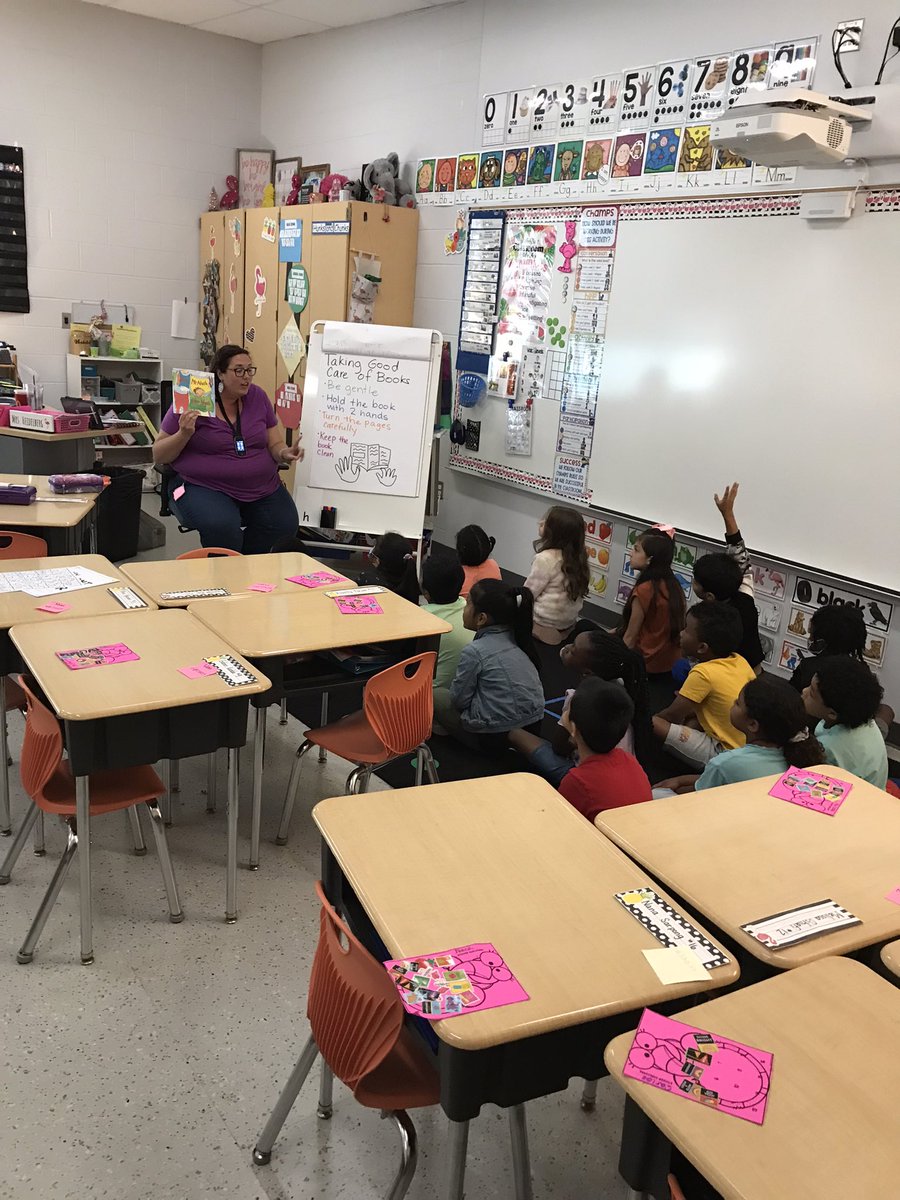 fcsdcompass's tweet photo. Getting our day started with Morning Meetings, Interactive Read Alouds, Big Books, and MAP testing!!!📚❤️#CompassRocks❤️ https://t.co/AAmOyhhrmU