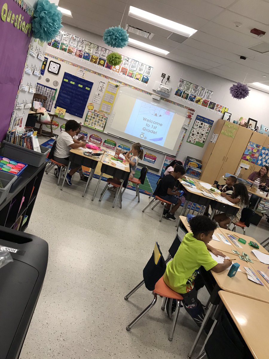 fcsdcompass's tweet photo. Getting our day started with Morning Meetings, Interactive Read Alouds, Big Books, and MAP testing!!!📚❤️#CompassRocks❤️ https://t.co/AAmOyhhrmU