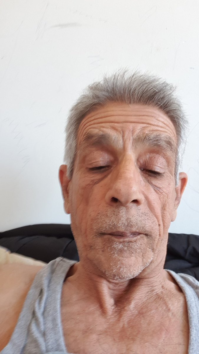 RamdonSalman's tweet photo. @AJuijn @Kijkverder1 مرحبا بكم أنا إسمي سلمان رمضون(Salman ramdoun )صاحب الصورة الحقيقي في مسابقة الحلم مصطفى الأغا mbc مقيم في بلجيكا بروكسل anderlecht rue des veterinaires3 موبايل(+32) 465 470 626 (+32) 465 476 406(+32) 465 225 304 ♻️ 💕 تولد 1يناير 1957وشكرا لكم https://t.co/U0plumLS0X