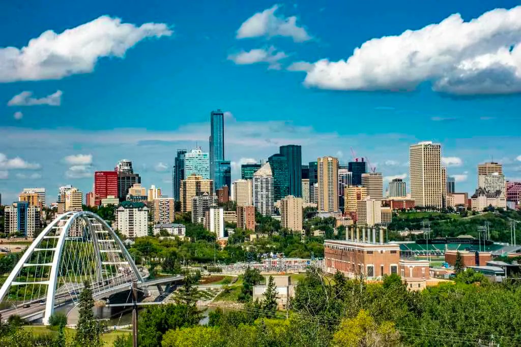 What is the most visited city In Canada? wowtravel.me/what-is-the-mo…