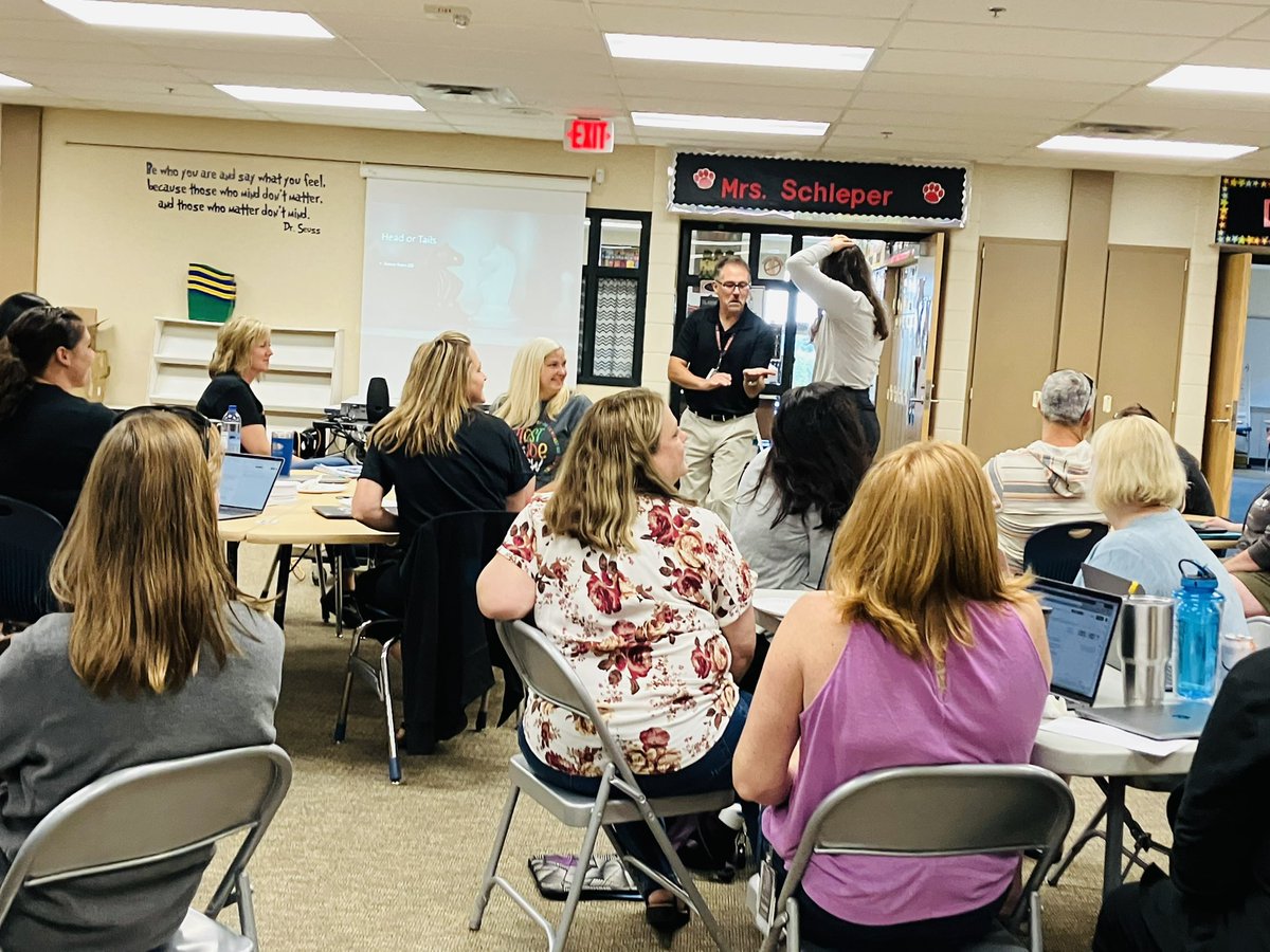 ShakopeeSchools's tweet photo. #shakopeeschools #saberpride #backtoschool2022 #thisisshakopee https://t.co/j4EKbVDX8k