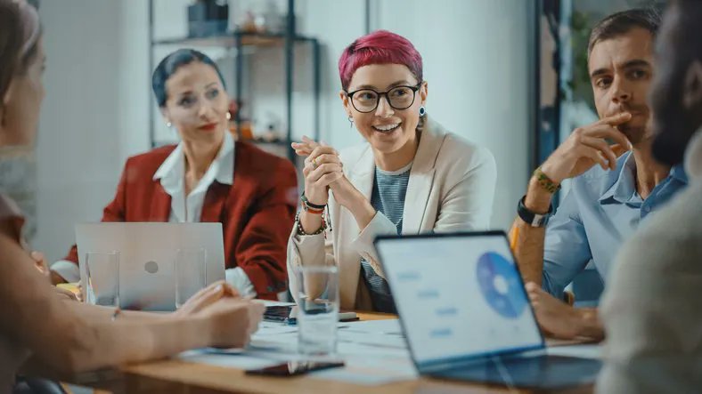 Manually managing processes like payroll and remote work can lead to headaches and even significant fines for SMBs. Learn how to do more with less risk with HR support: buff.ly/3FeroU1