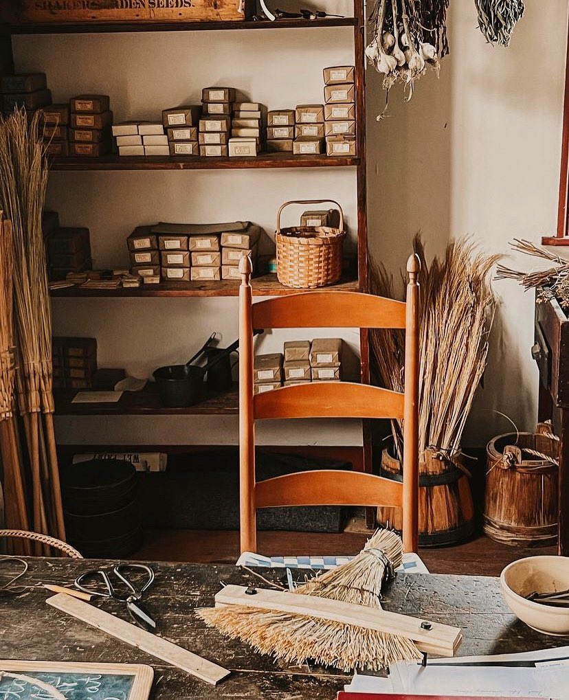 GCVMuseum's tweet photo. A lovely photo taken this past weekend by @serifandscript! 🧹
Head over to https://t.co/Tg5XlZsGvd to see what’s happening in the Historic Village this week and plan your visit. #LivingHistoryMuseum #Museum #NYHistory #BroomMaking #19thCentury #VisitRoc #GCVMuseum https://t.co/VF69YLNsww