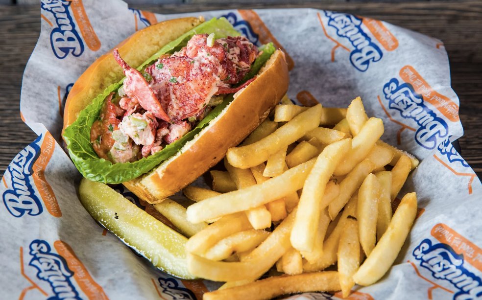 buntsys's tweet photo. You can't buy happiness...But you can buy lobster rolls which is almost the same thing 😆
#Buntsys #Buntsysneighborhoodgrill #buntsysyourhomebaseplace #foodie #nyfoodie #websterny #nyblogger #nyfoodblogger https://t.co/bAIQno7N5Q
