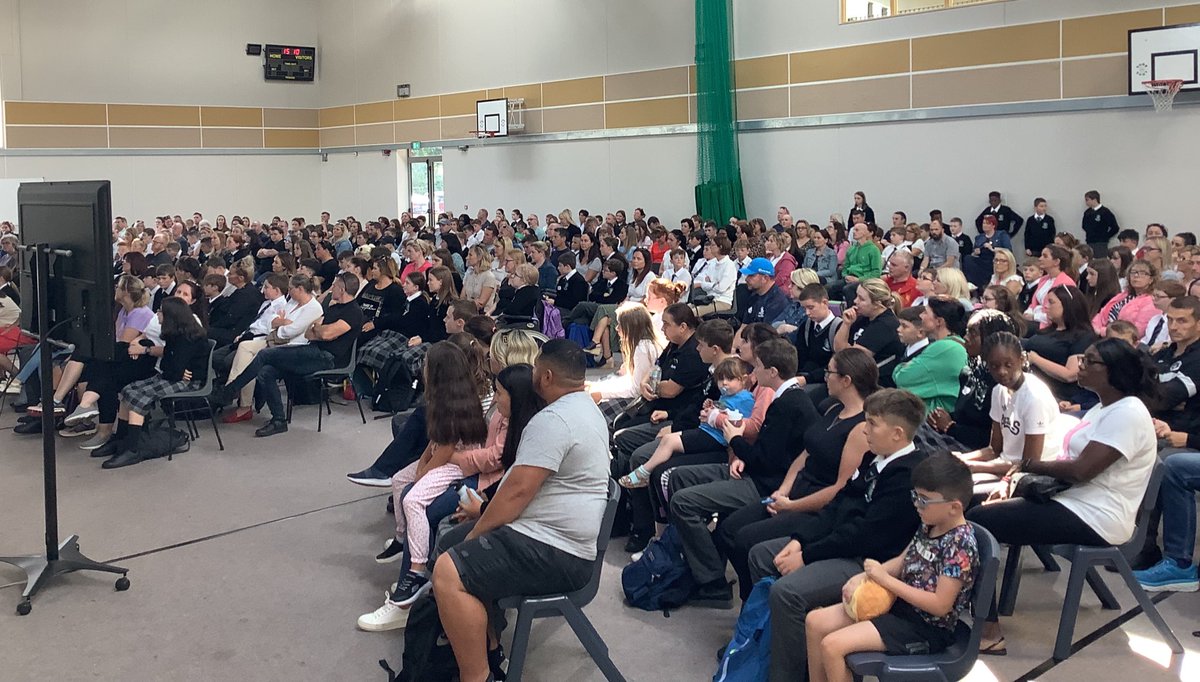 maristdundalk's tweet photo. Mr Craven addresses our new 1st year cohort and their parents as they begin their journey with us here in St Mary’s. Fr Jim blesses us all & prays for Mary to watch over them 🙏🏻 #Marist #firstdayofsecondaryschool https://t.co/cKQdBpwgnY