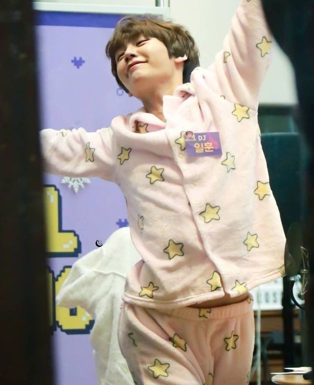allforilhoon's tweet photo. Hi, love.

It's been a long day. I need a gooood stretch. Now, I just want to crash and sleep.

예지앞사 💙
#AlwaysWithIlhoon 
#AllForIlhoon https://t.co/WHxwmh1e1H