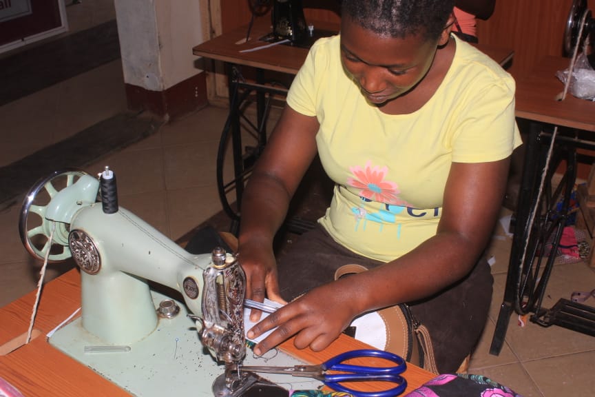 ffouganda's tweet photo. We are exceptional in whatever we do and we aim at not only imparting our students with knowledge but also hands on skills to enable them get through life and have a better future through improving their standards of living.
#AFFOU
#GiveLittleSaveMany https://t.co/uvj8e6OmKZ