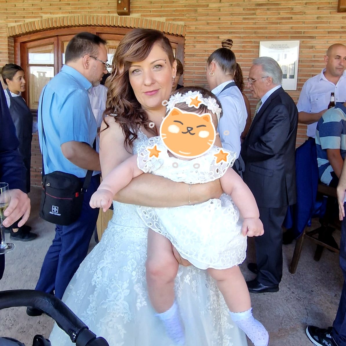LadyBossGames's tweet photo. Yo estaba guapa, pero lo de mi hija era otro nivel 😍❤️
#boda #weading #mom #mama #bebe #hija #mamagamer #babygirl
https://t.co/wS2brBdETk https://t.co/P8xkgHPRk0