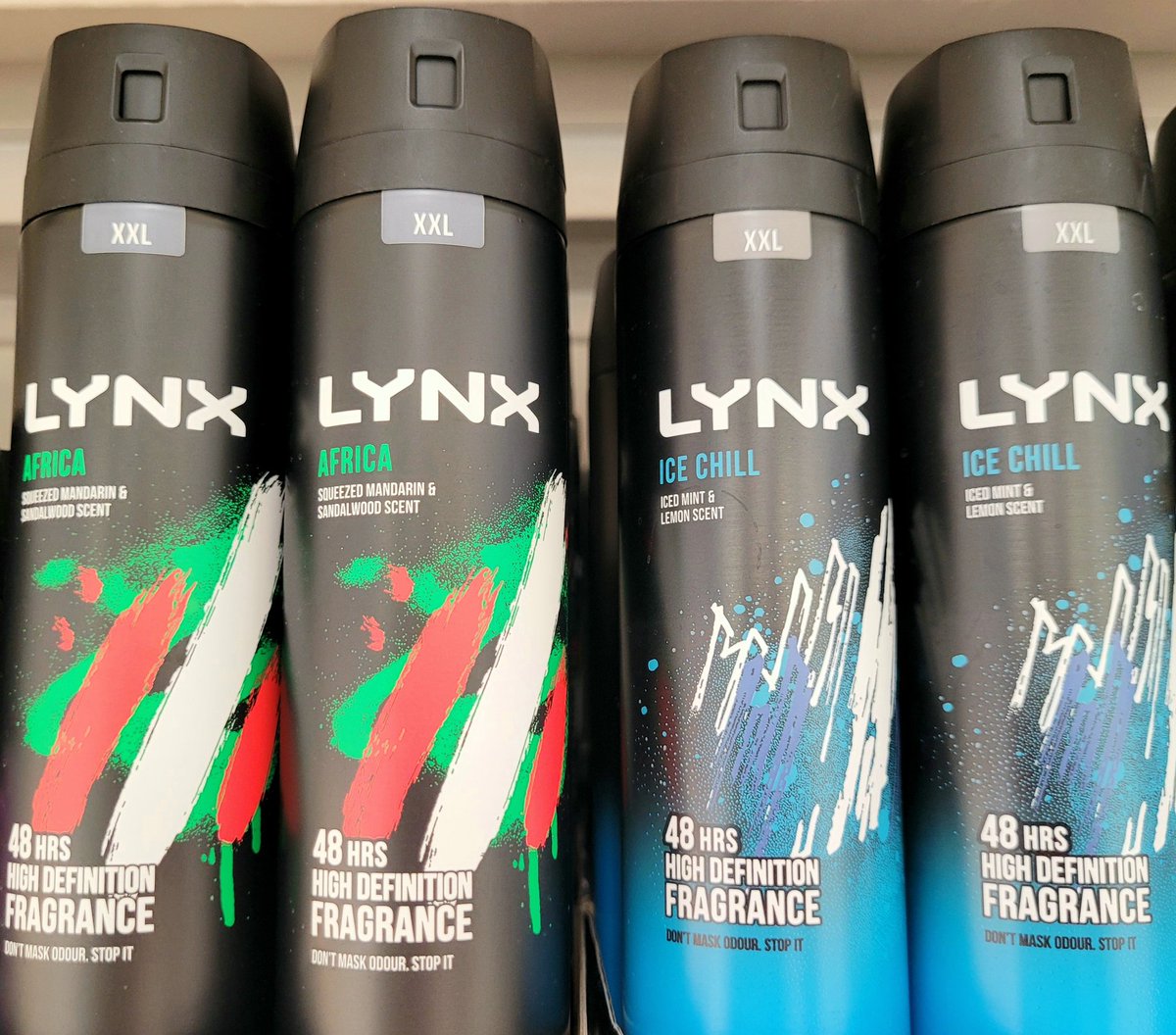 Spellacott's tweet photo. Supply run 👍 

#TheInkBlackHeart #anodos #RobertGalbraith #Illwaitfortheblueray https://t.co/k50c9GjcMb