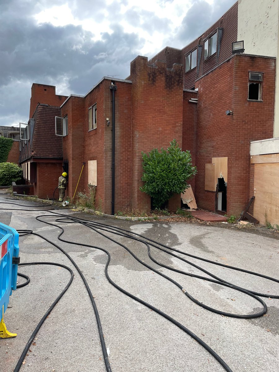 Crews from Coventry and Birmingham have attended a deliberate fire at a void hotel in Allesley, Coventry. Initial crews arrived within 5 mins and took quick and assertive action to stop the spread of fire and prevent further damage to the building. Birmingham Road is now open.