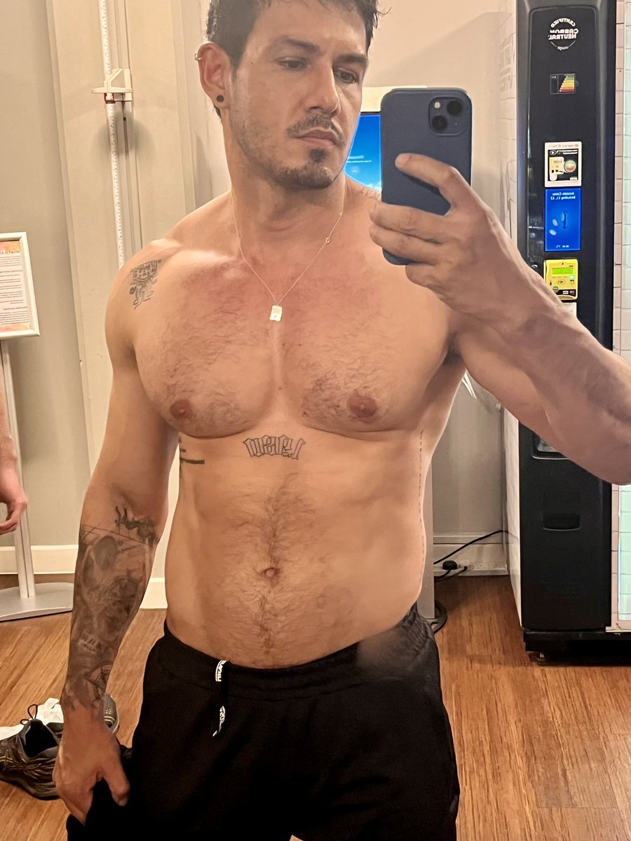 AlanTopchef's tweet photo. Recovering my body shape 🔥🔥 https://t.co/Wr9HugzZx9