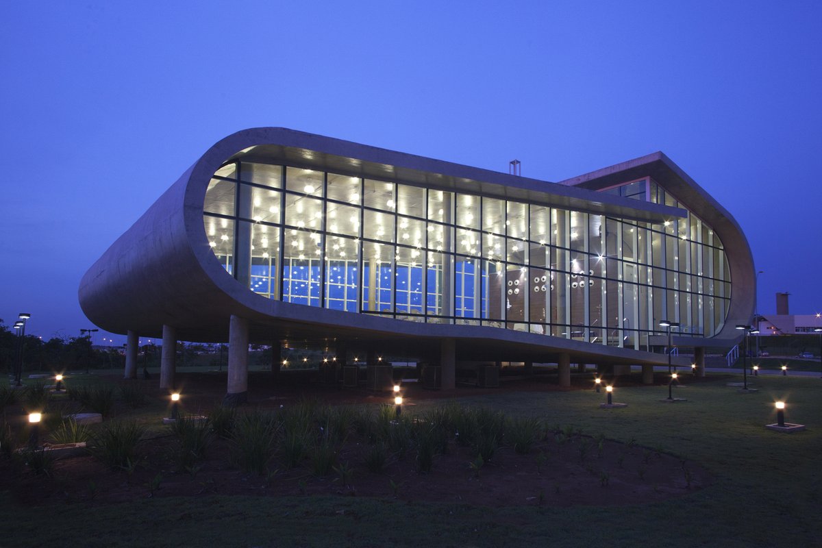 Transparency is one of this structure's most defining features. #archi #coolbuildings  cpix.me/a/151980517